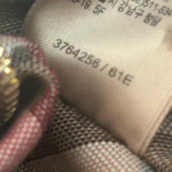 Burberry Calfskin shoulder bag. Authentic - Picture 11 of 16